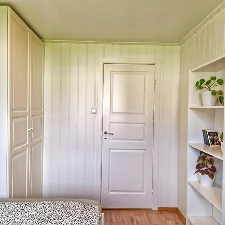 Private In A Shared With Mountain Views & Greenery Trondheim