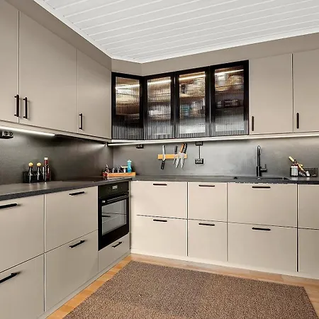 Private In A Shared With Mountain Views & Greenery *