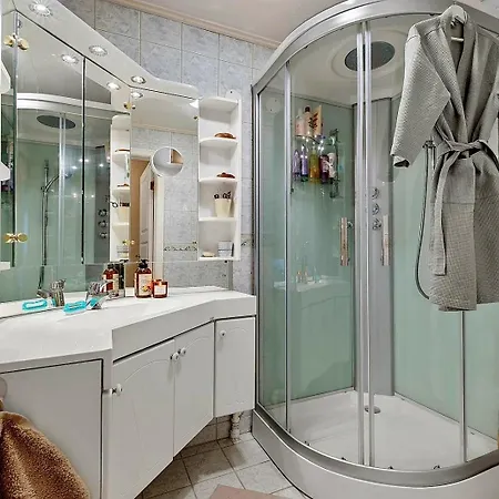 Private In A Shared With Mountain Views & Greenery