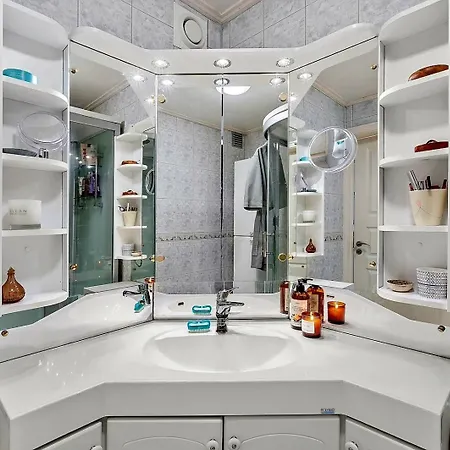 Private In A Shared With Mountain Views & Greenery *