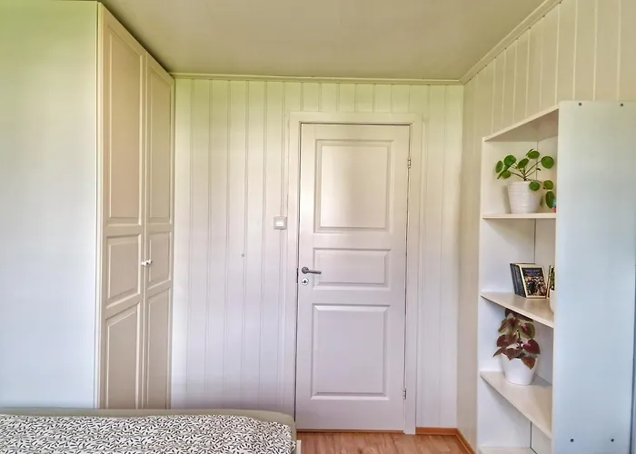Private In A Shared With Mountain Views & Greenery Trondheim